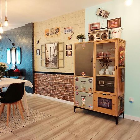 Appartement 80S Loft Vintage 15' Malaga Airport Free Guest Parking à Alhaurín de la Torre Extérieur photo