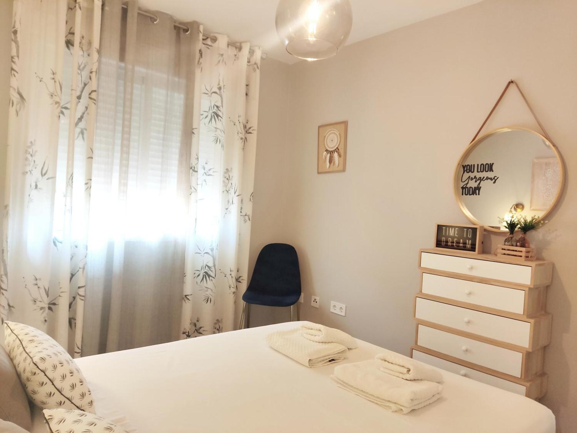 Appartement 80S Loft Vintage 15' Malaga Airport Free Guest Parking à Alhaurín de la Torre Extérieur photo